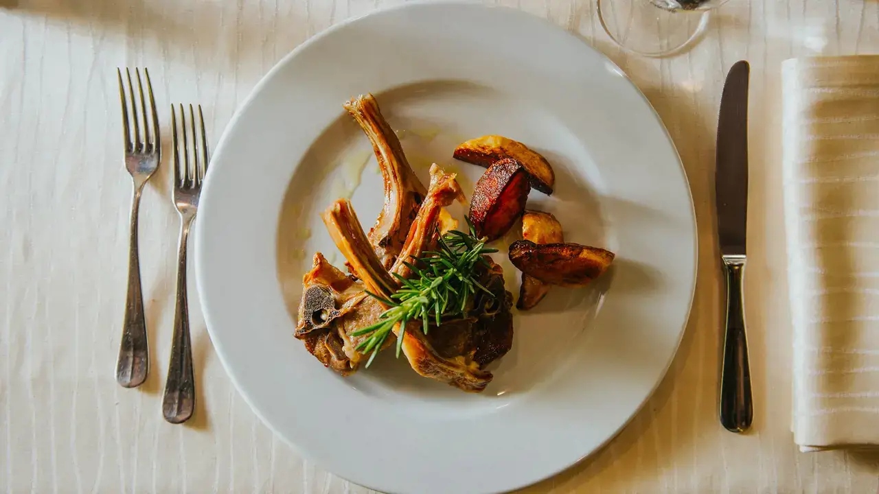 Lamb cutlets Seven Oaks